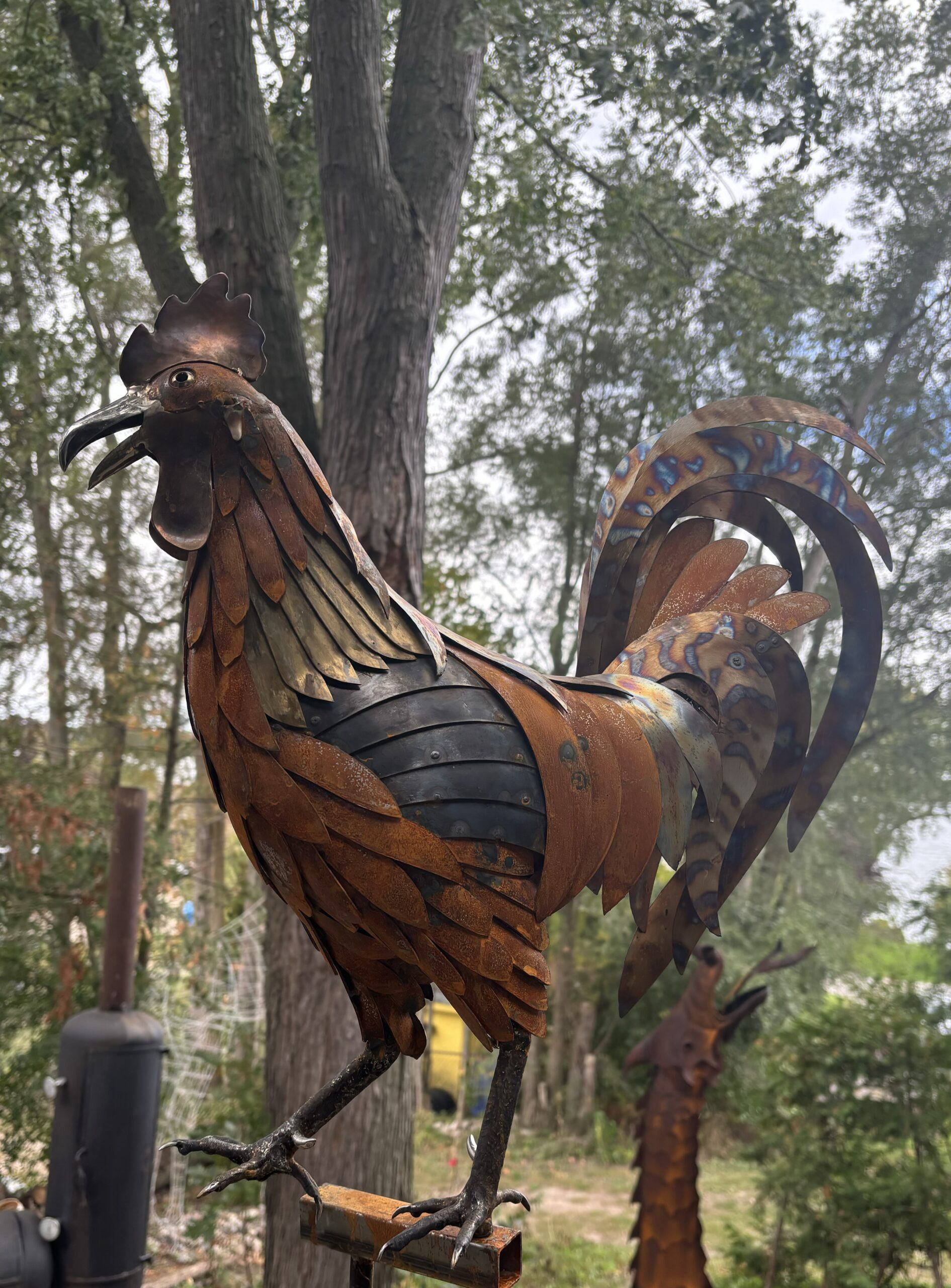 Sculptural metal form outdoors