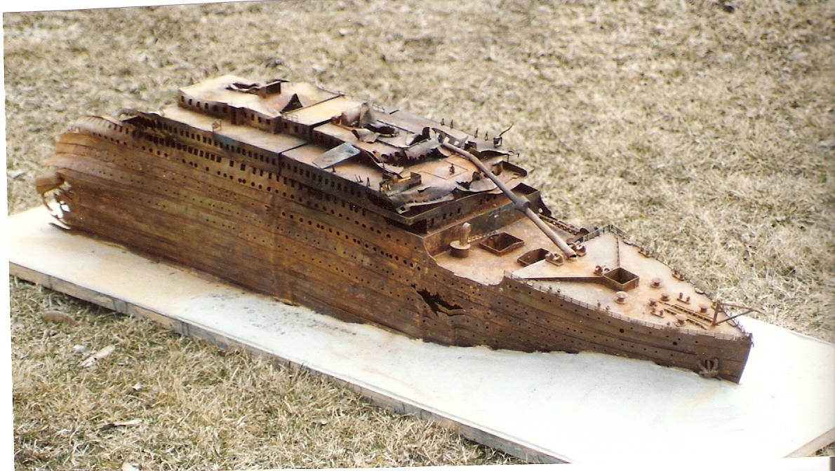 Metal sculpture by Richard Van Heuvelen